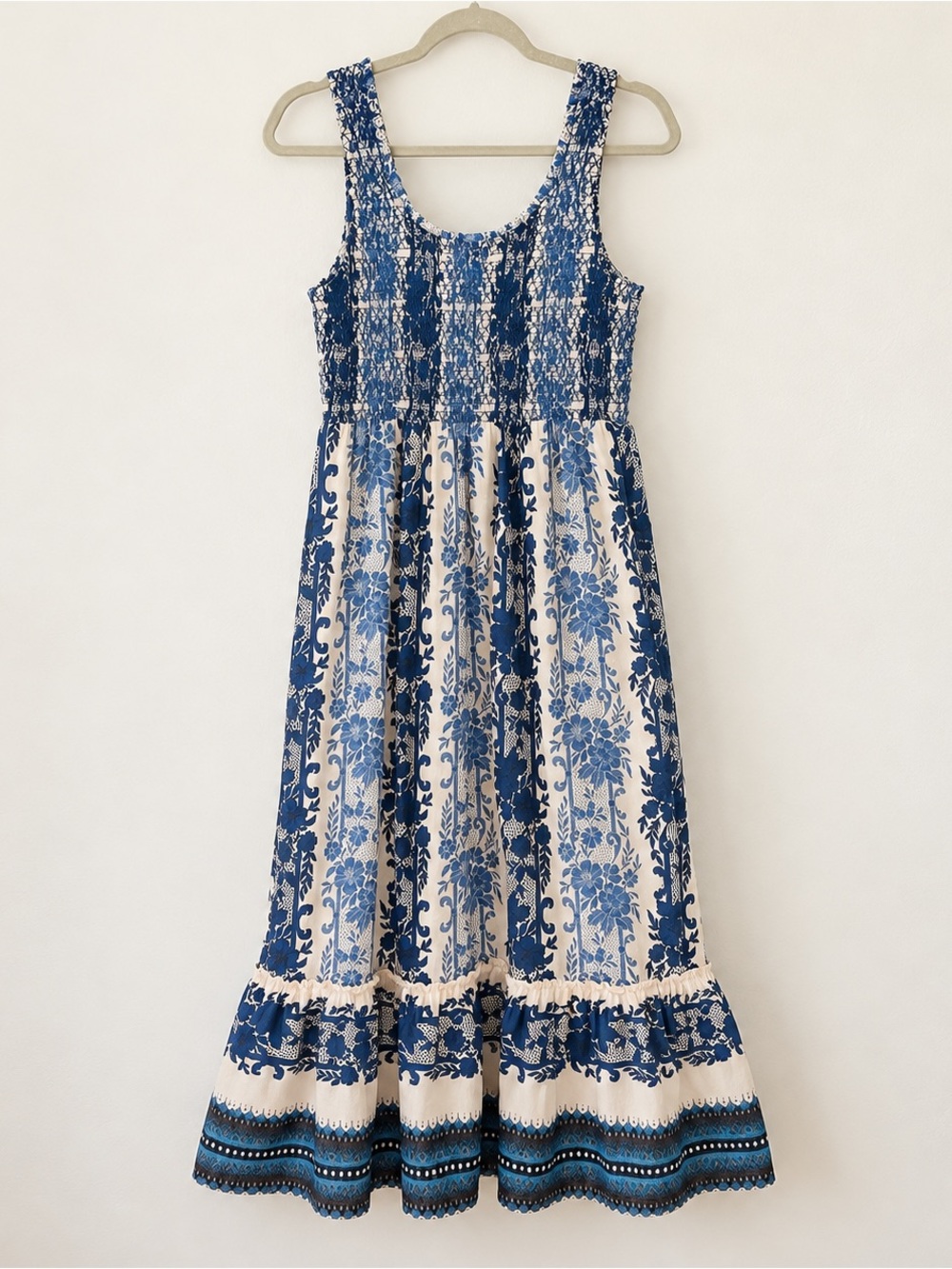 Tuckernuck Bondi Blues Mallie Smocked Dress Size L Pockets.